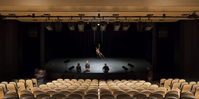 Le Carreau du Temple - Salle de spectacle © Fernando Javier Urquijo